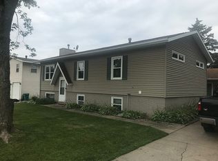 1845 Highland Rd, Ely, IA 52227