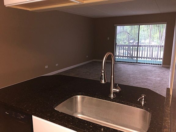 5th image of 8010 Woodglen Ln APT 201