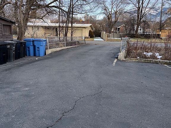 2nd image of 525 Brookside Pl