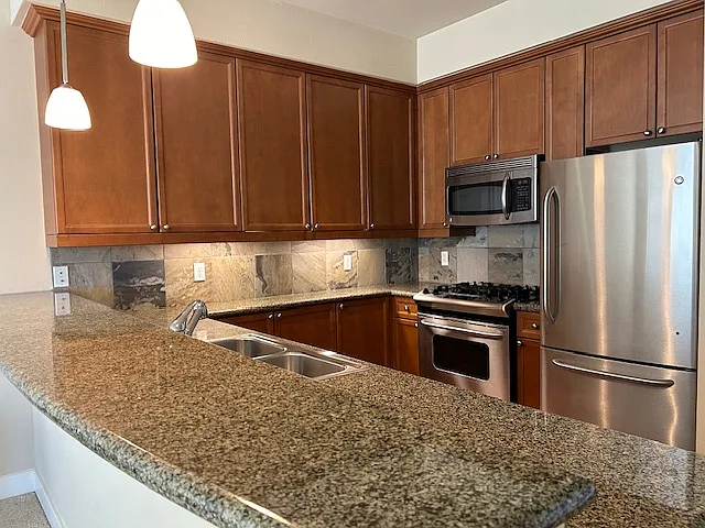400 Washington Ave #210 — Photo 3