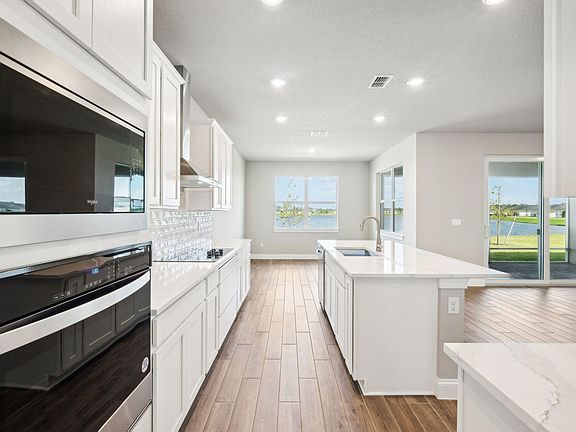 4th image of 6425 NW Cloverdale Avenue