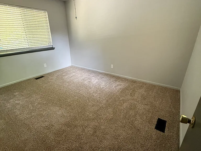 624 S Willis St — Photo 9