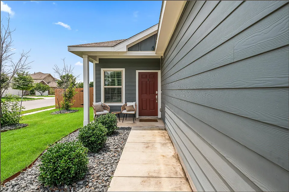3 bed, 1450 sqft, $2,400 — Photo 3