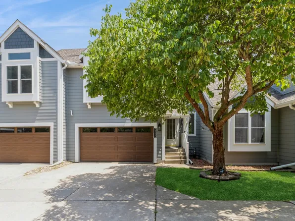 2405 81st Cir, Urbandale, IA 50322