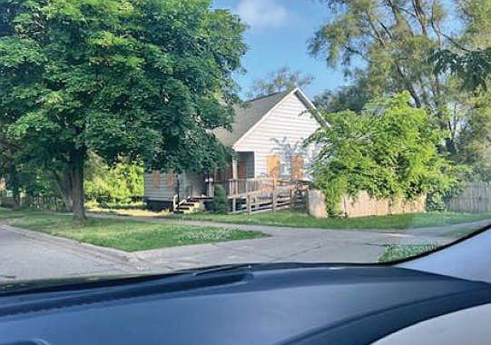 3rd image of 321 Reed St
