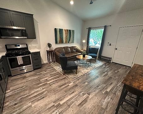 3rd image of 4187 Cole Way