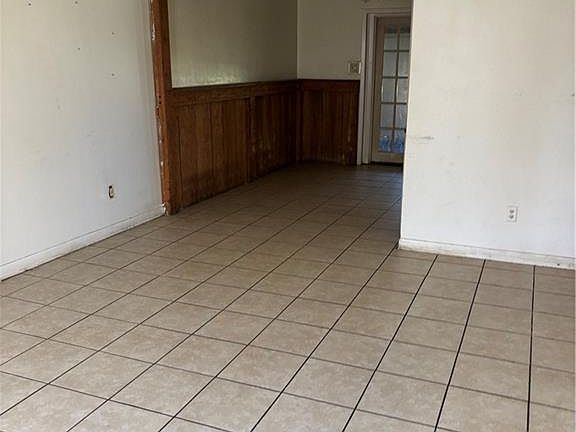2nd image of 521 Redbird Dr