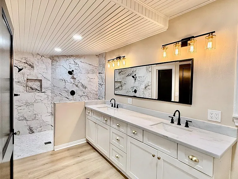 300 Dunnam Ave — Photo 18