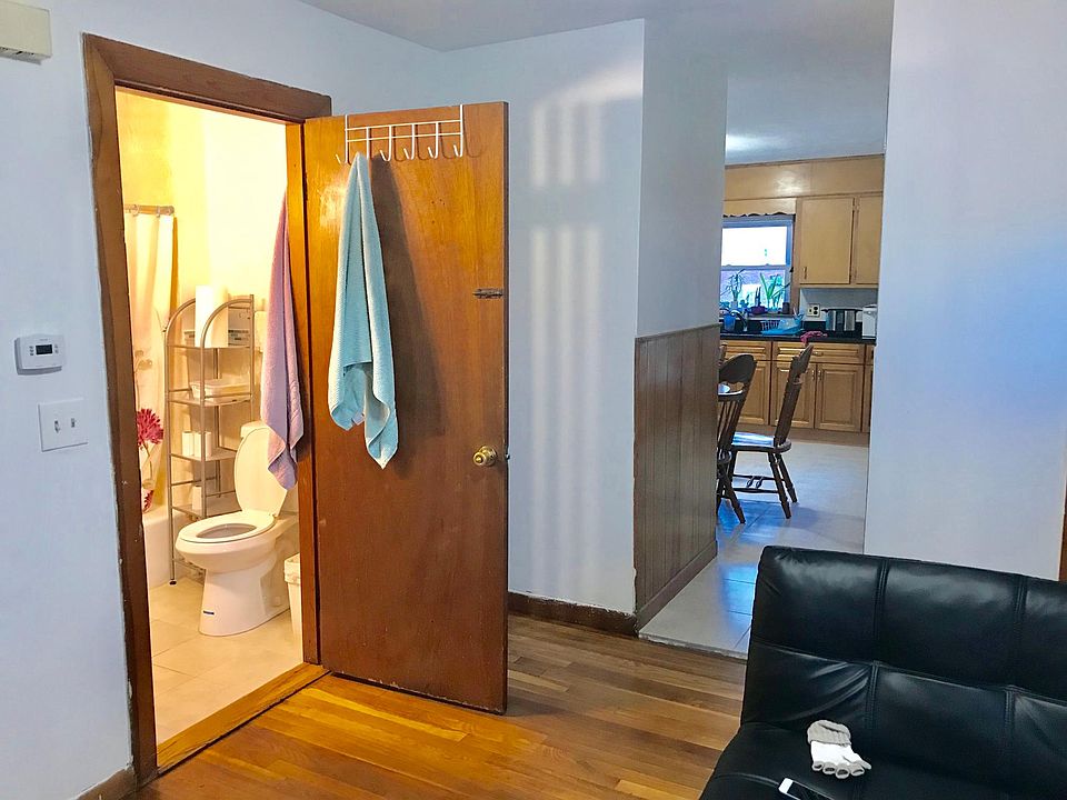 2nd image of 32 Maple St #2