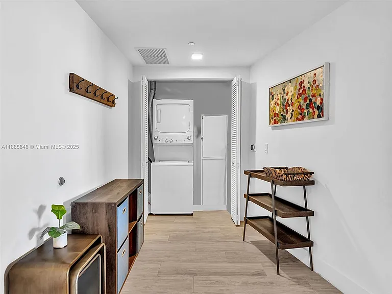121 NE 34th St #3114 — Photo 5