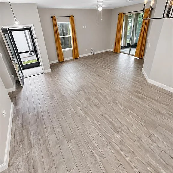 20627 Majestic St — Photo 2