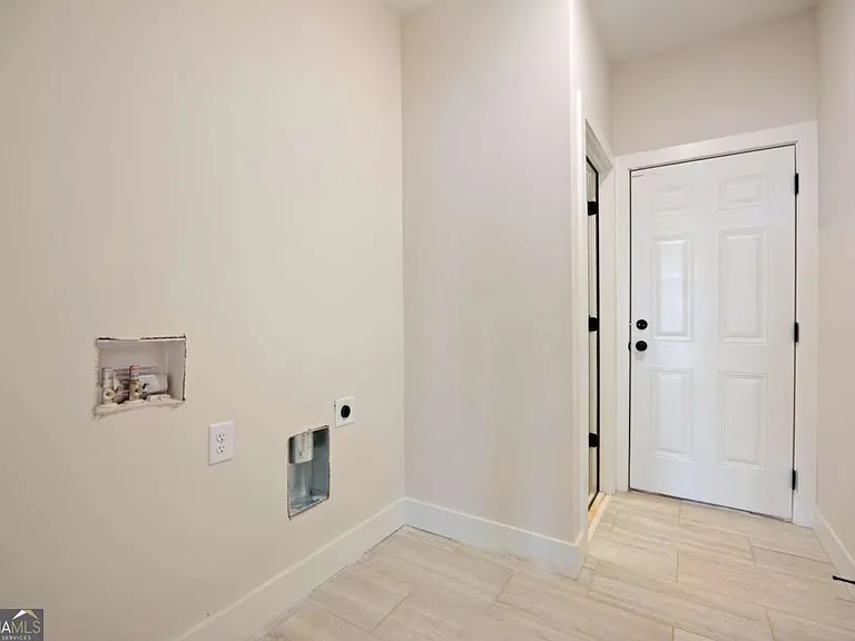 360 Ansley Dr — Photo 31