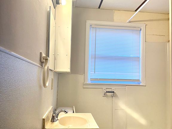 5th image of 536 N Oliver Ave