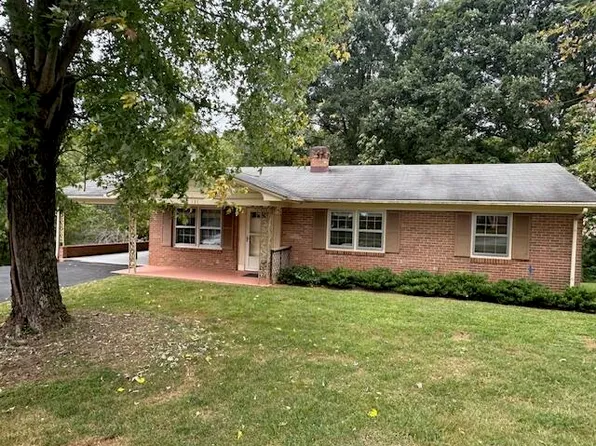 131 Wall St, Bassett, VA 24055