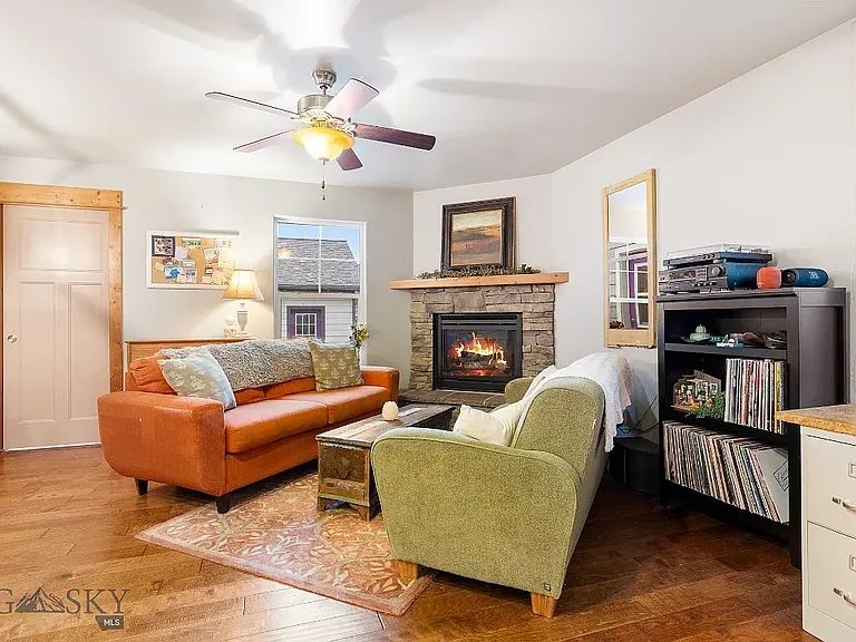 3775 Pipestone St — Photo 1