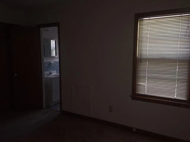 5243 Laurie Ln — Photo 9