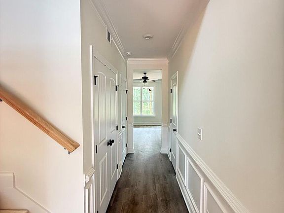 3rd image of 409 Oakmonte Cir