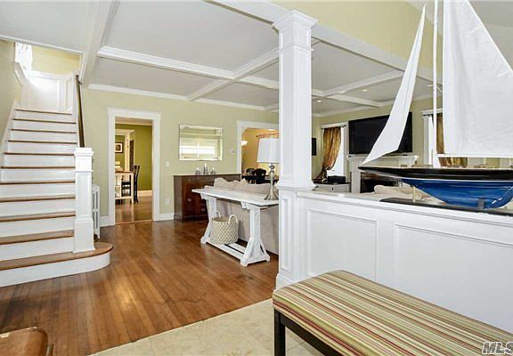 4th image of 163 Bay Ave
