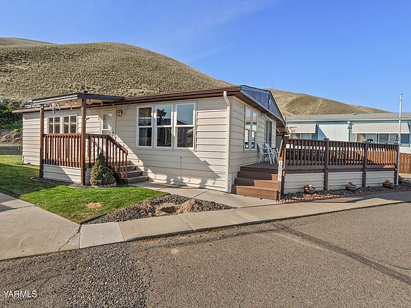 2nd image of 300 Alps Rd Unit 1052