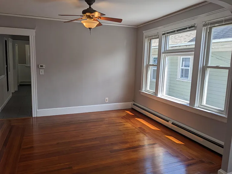 39 Pinehurst Ave #2 — Photo 5
