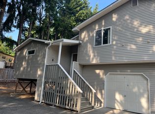 23915 Edmonds Way #A-B, Edmonds, WA 98026