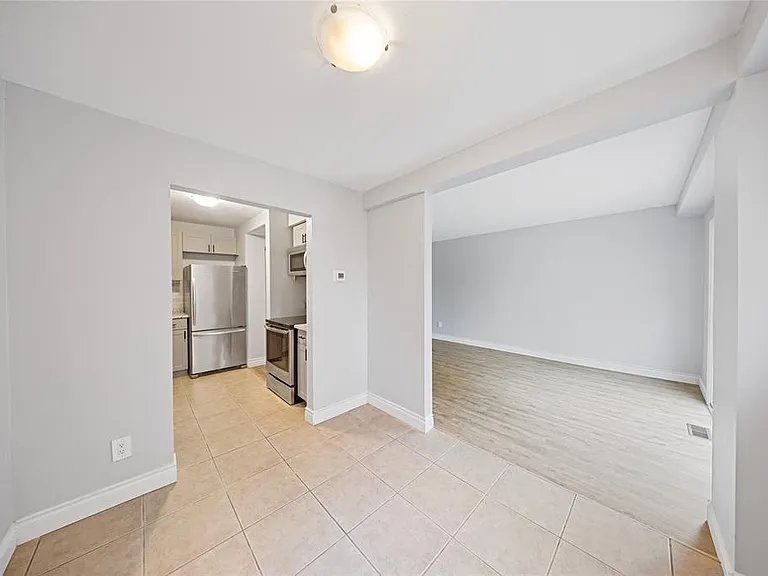 183 Bedford Cres — Photo 14