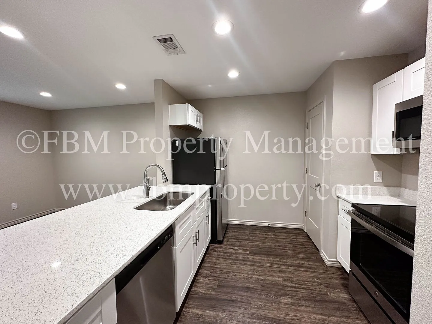 1203 N Clay St — Photo 4