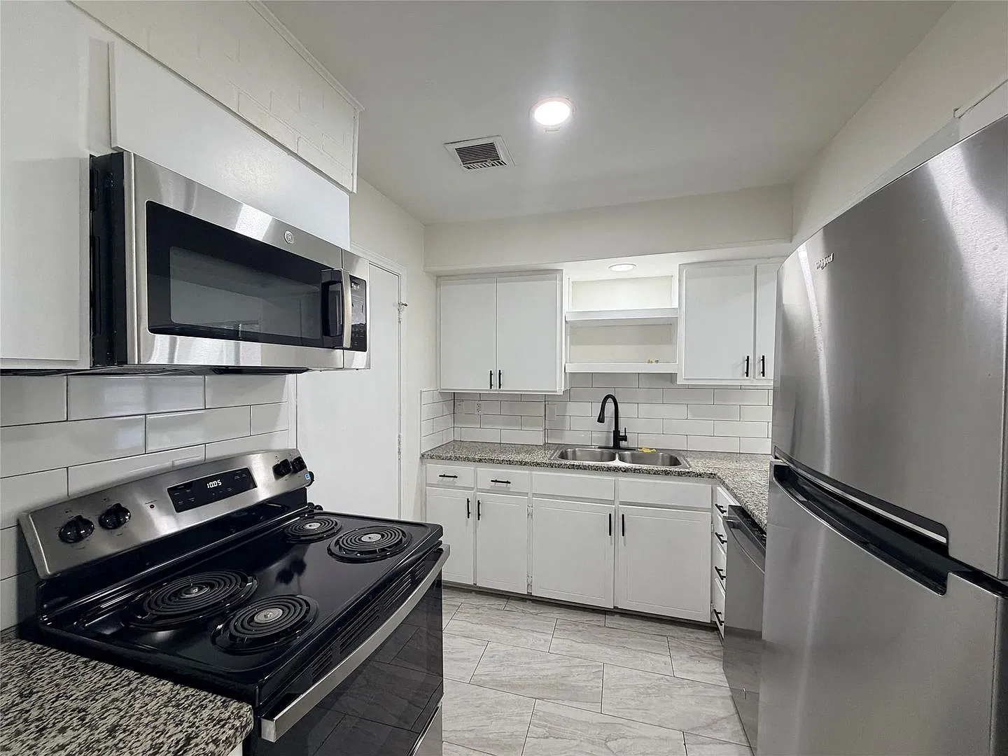 2119 Greenway Street, Arlington, Texas 76010 — Photo 4