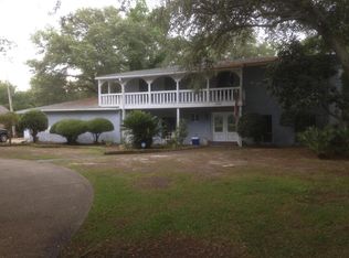 226 Country Club Rd, Shalimar, FL 32579