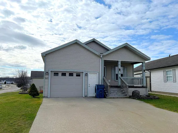 5256 Sheffield Dr, Holly, MI 48442