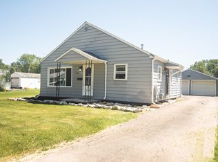 1712 18th Ave, Sterling, IL 61081