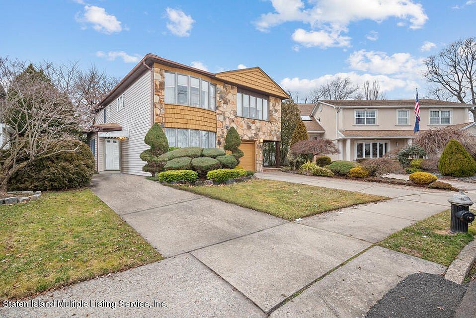 1st image of 131 Dawson Cir #1