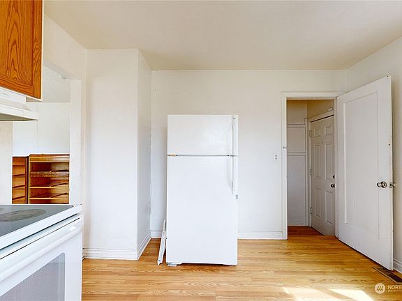 5th image of 1221 Tillamook Street