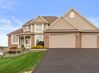 1299 Pheasant Ct, Lake Geneva, WI 53147
