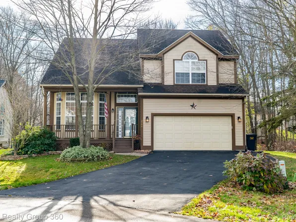 2744 Court Ln S, Howell, MI 48843