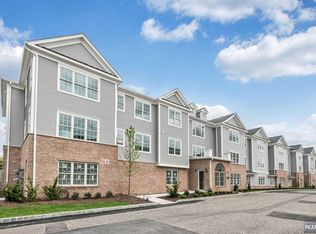 5303 Rio Vista Ln, Northvale, NJ 07647