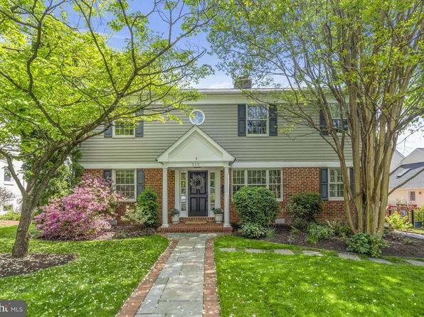 302 Walnut St, Falls Church, VA 22046