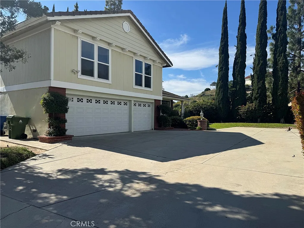 4 bed, 3596 sqft, $6,000 — Photo 4