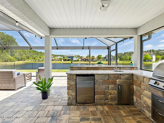 2nd image of 62 LITTLE HARBOUR Way