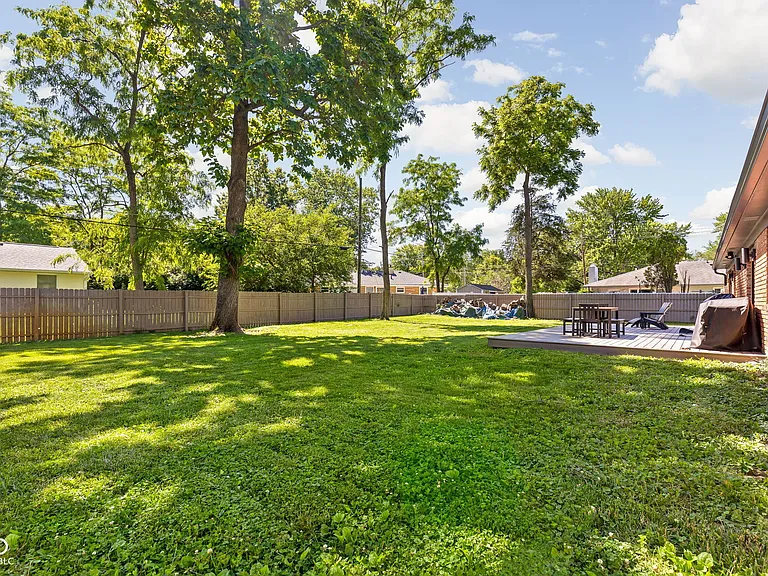 10605 Penn Dr — Photo 32