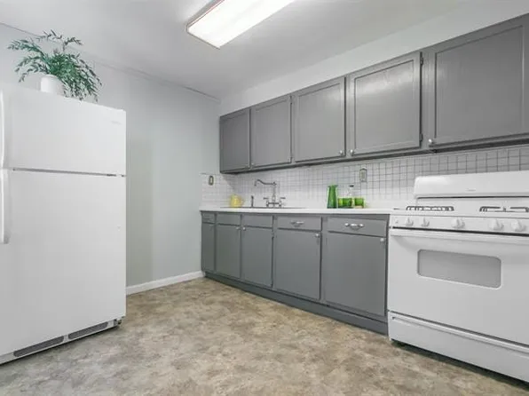 615 Pine St #2, Madison, WI 53715