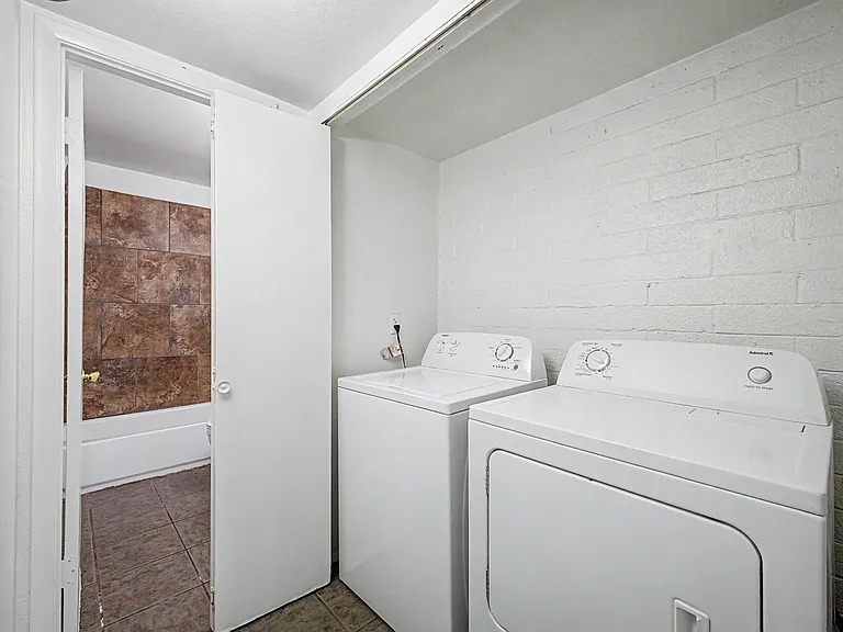 5905 N 48th Ave — Photo 21