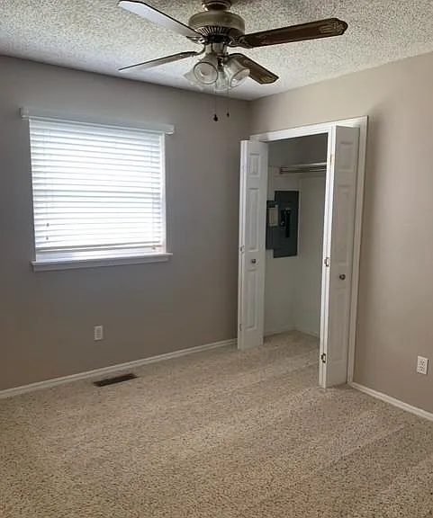 2105 Fox Ave — Photo 16