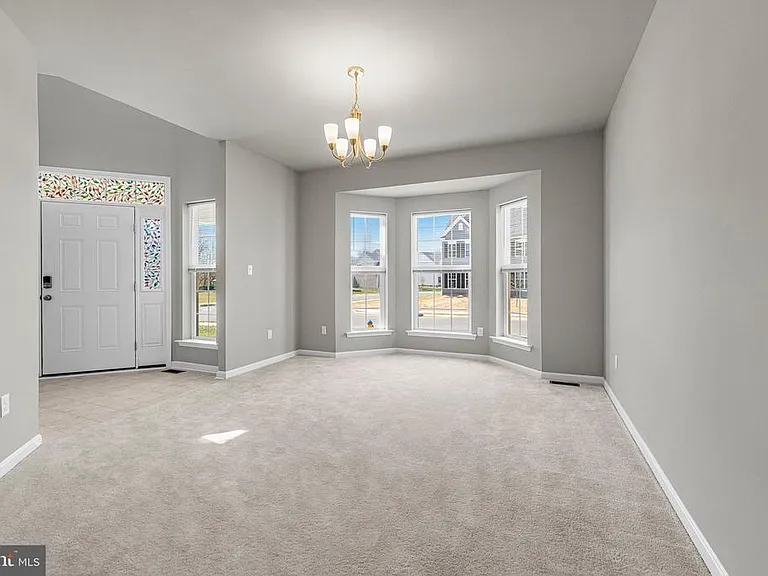 243 Wavyleaf Dr — Photo 9