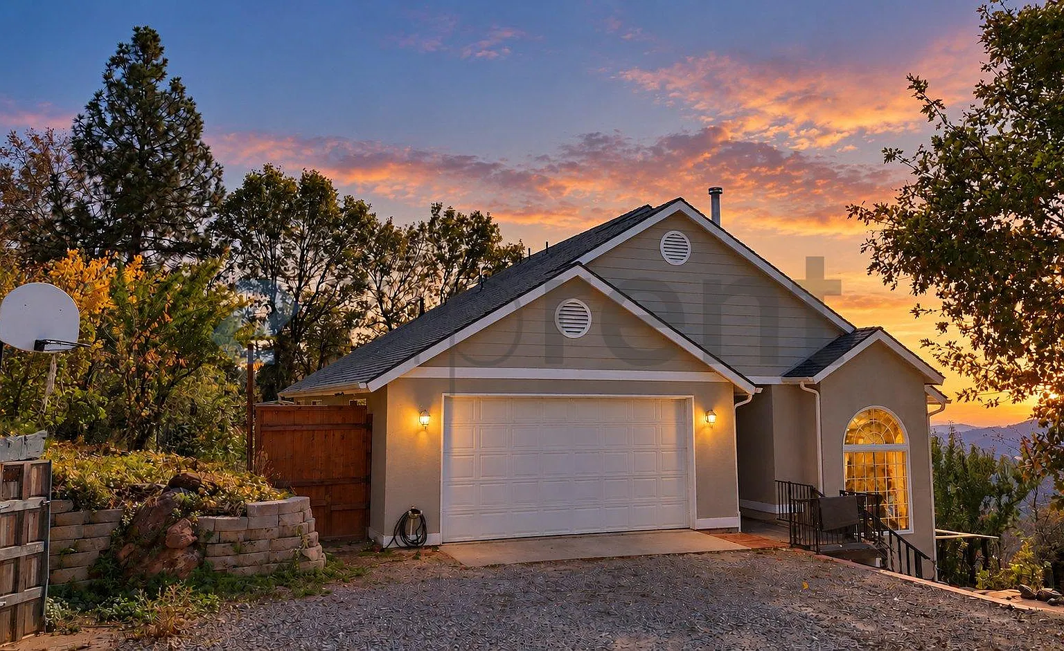 4 bed, 3.5 bath, 1877 sqft, $2,655 — Photo 3