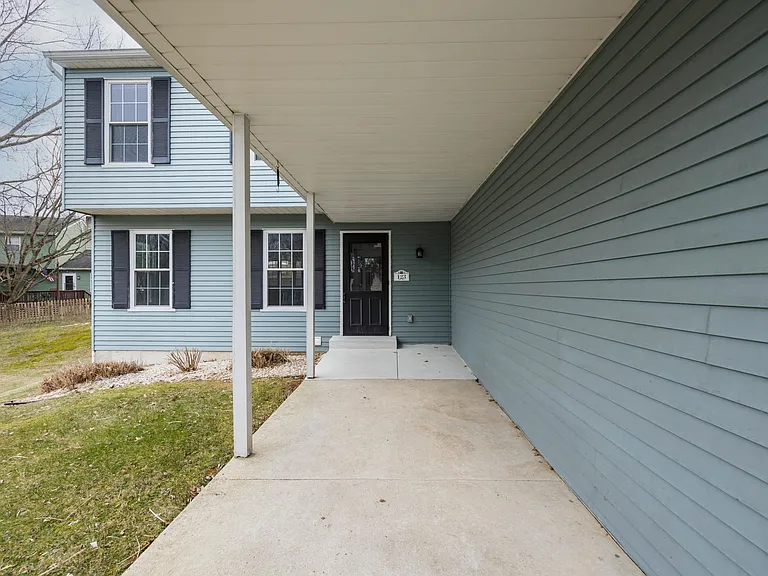 123 Lambeth Ct — Photo 32