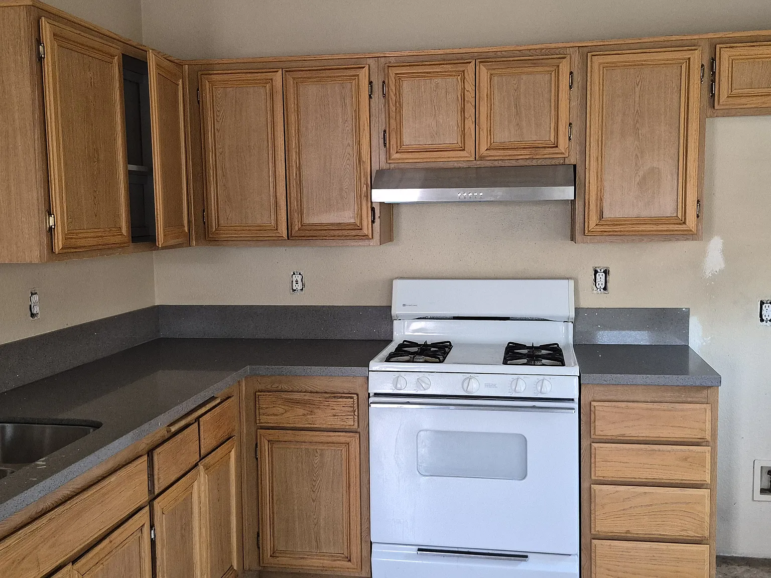 4 bed, 1398 sqft, $2,400 — Photo 4