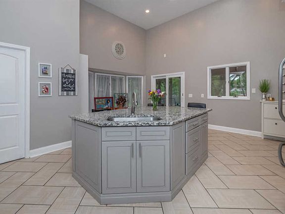 5th image of 6647 N Greenfield Woods