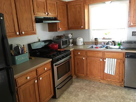 2nd image of 815 NE A St