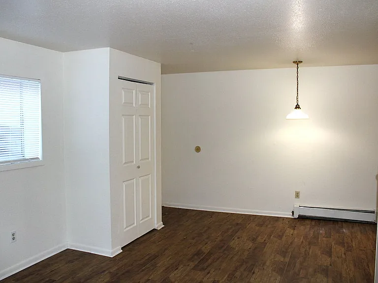 1419 Riverside Ave — Photo 6